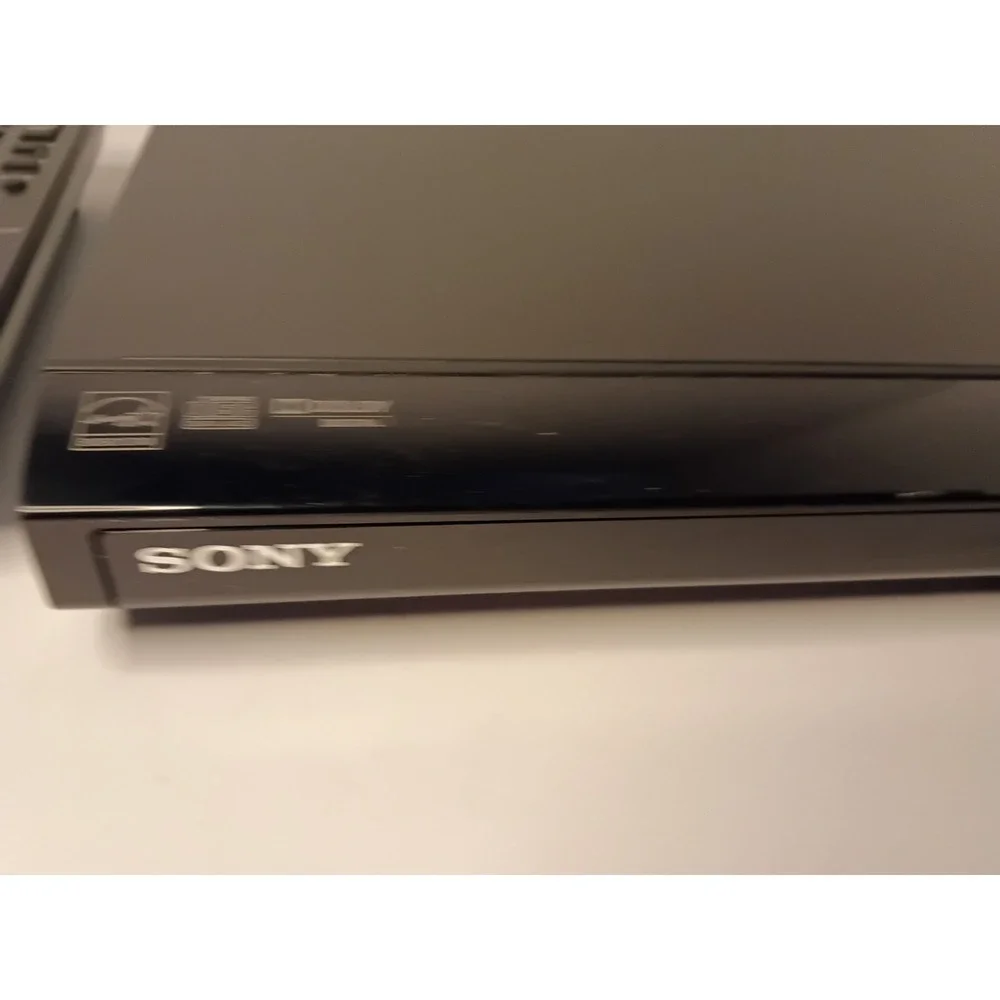 Sony DVP-SR210P CD/DVD Player with Remote TESTED & WORKS!